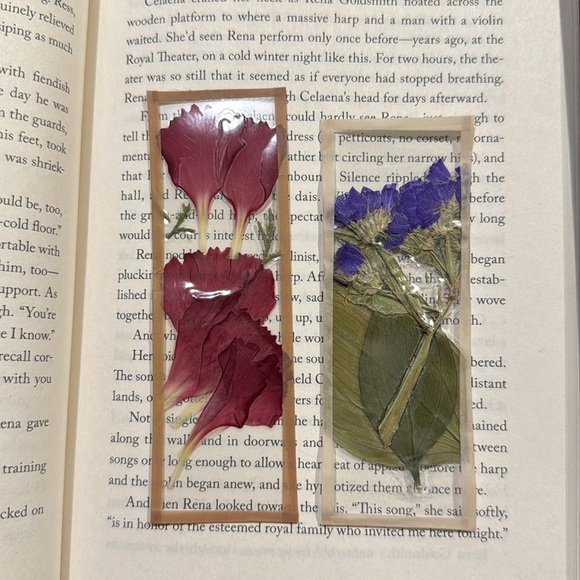 Pressed Flower BookMarks - Picture 2 of 3